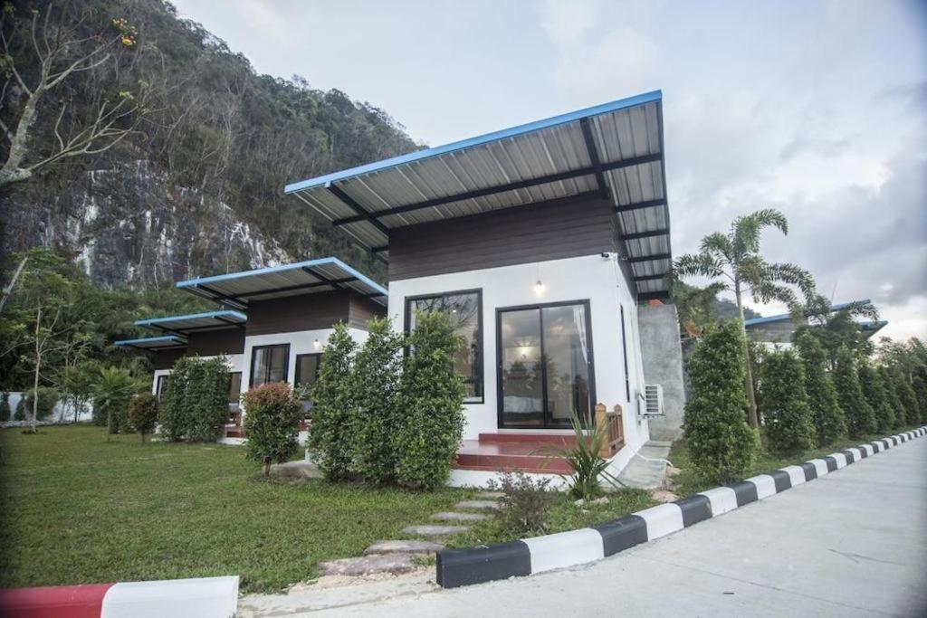 Phuphayot Resort Trang Kültér fotó