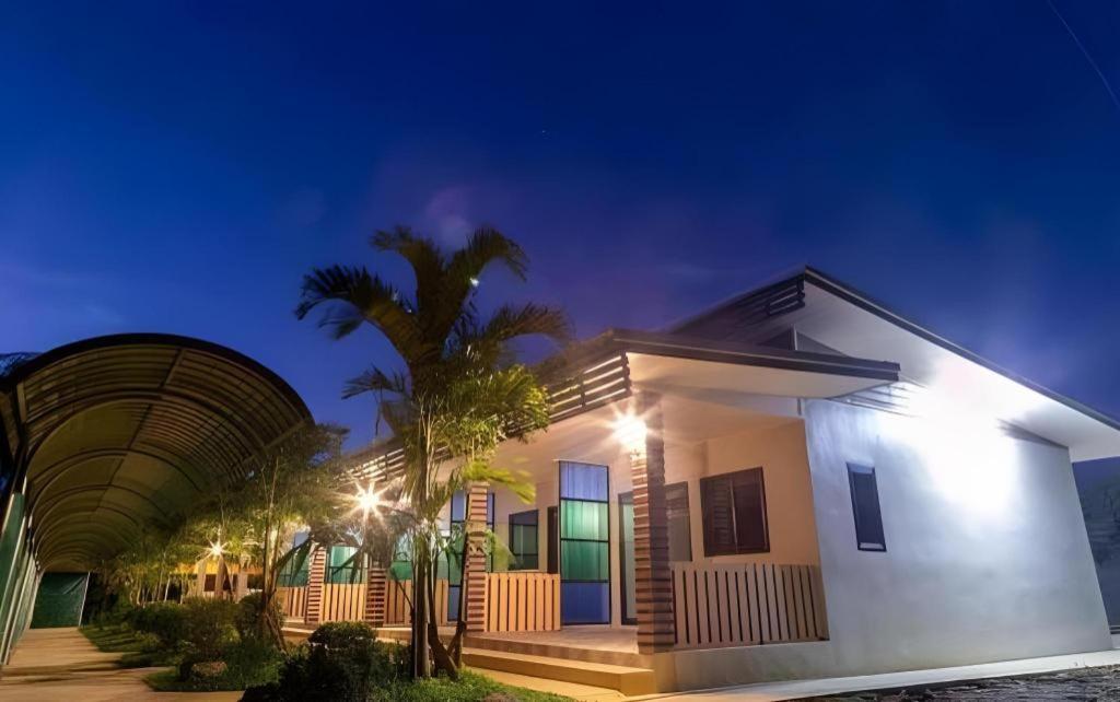 Phuphayot Resort Trang Kültér fotó
