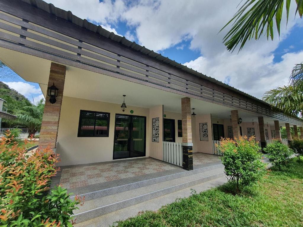 Phuphayot Resort Trang Kültér fotó
