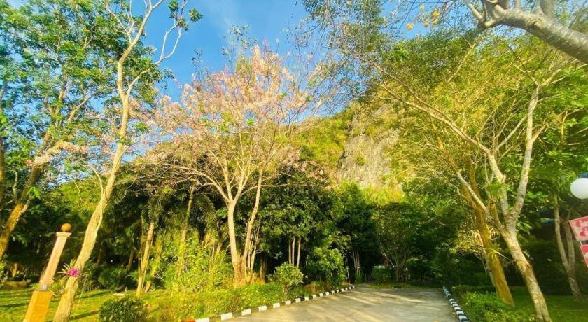 Phuphayot Resort Trang Kültér fotó